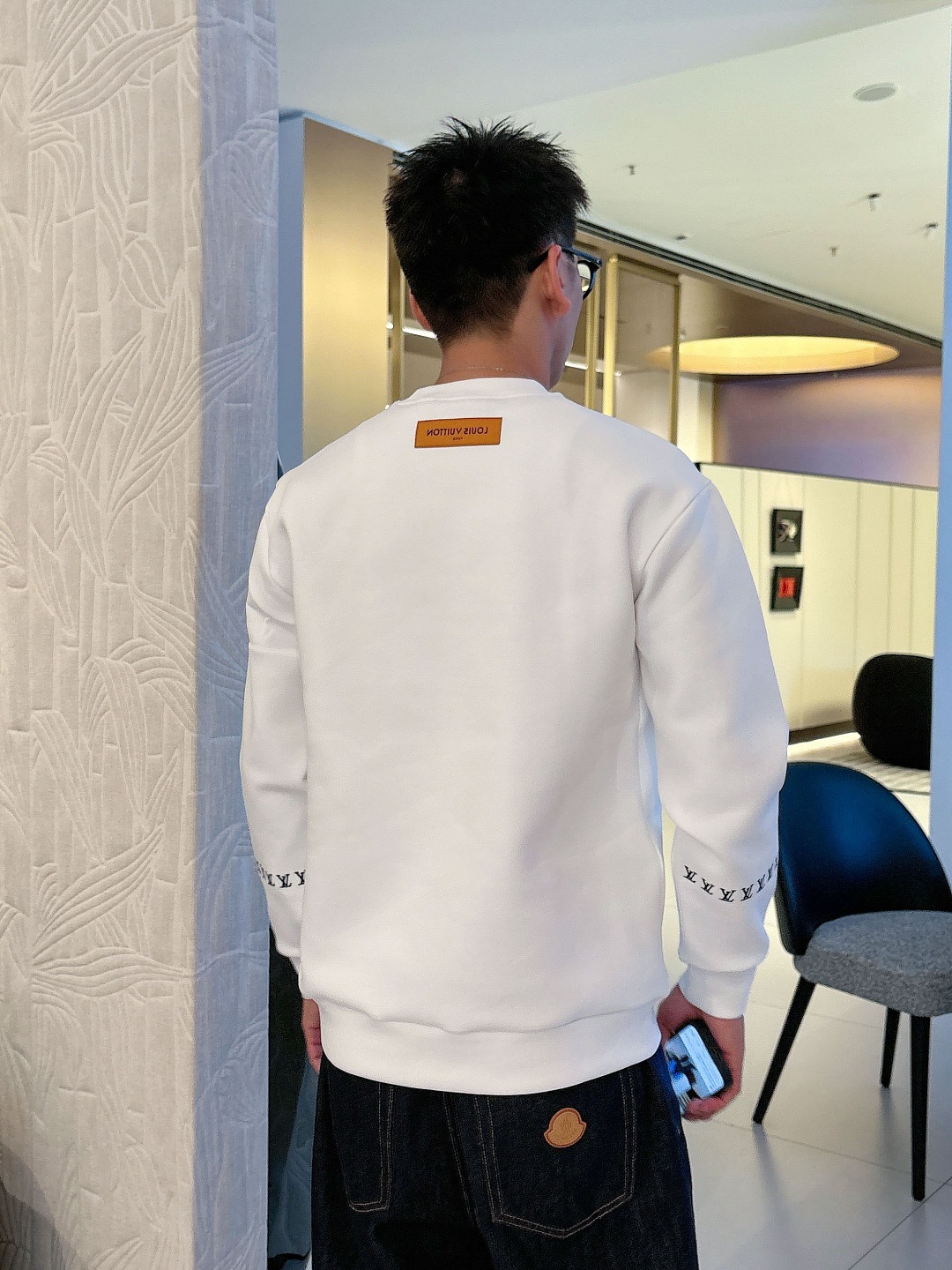 LV路易威登 2025ss秋冬新品 长袖太空棉卫衣，经典Logo设计，百搭款，定制面料，柔软细腻，亲肤感