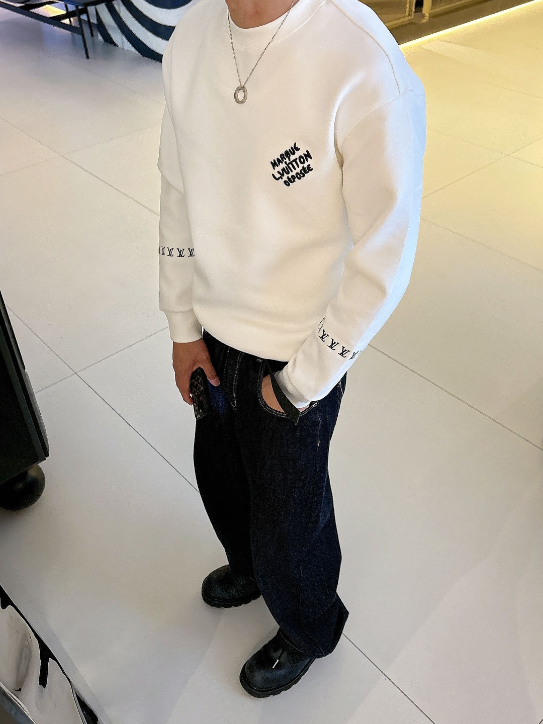 LV路易威登 2025ss秋冬新品 长袖太空棉卫衣，经典Logo设计，百搭款，定制面料，柔软细腻，亲肤感