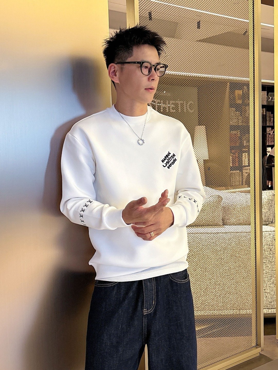 LV路易威登 2025ss秋冬新品 长袖太空棉卫衣，经典Logo设计，百搭款，定制面料，柔软细腻，亲肤感