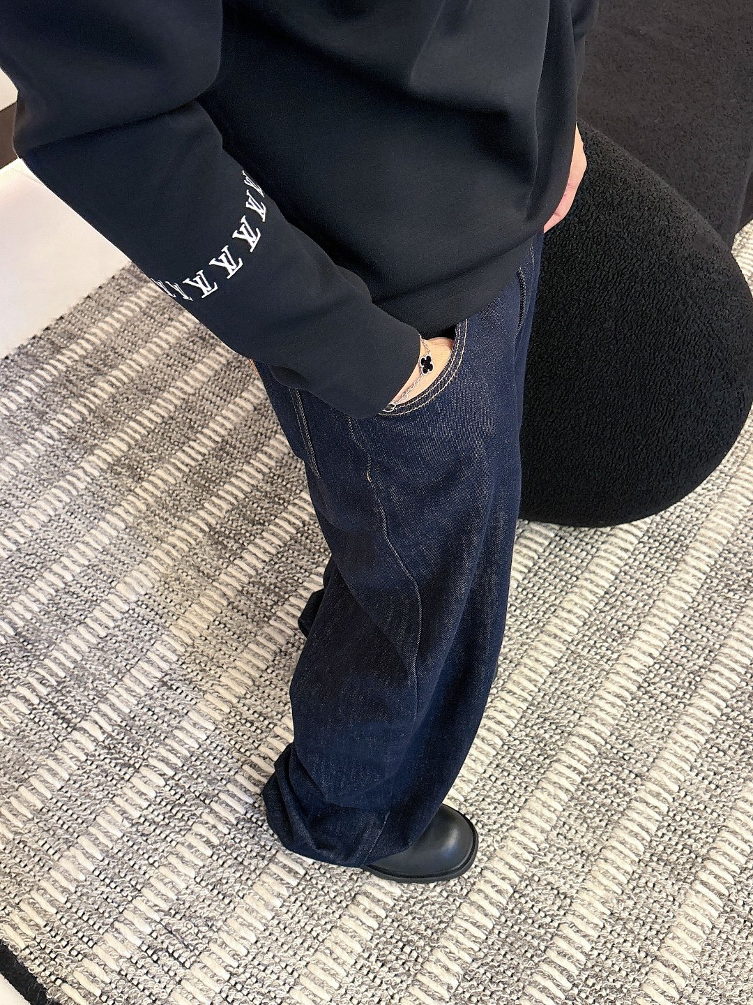 LV路易威登 2025ss秋冬新品 长袖太空棉卫衣，经典Logo设计，百搭款，定制面料，柔软细腻，亲肤感