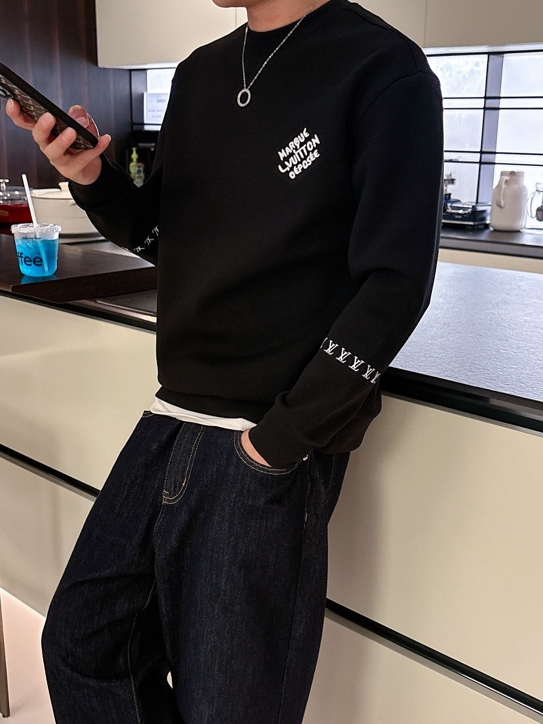 LV路易威登 2025ss秋冬新品 长袖太空棉卫衣，经典Logo设计，百搭款，定制面料，柔软细腻，亲肤感