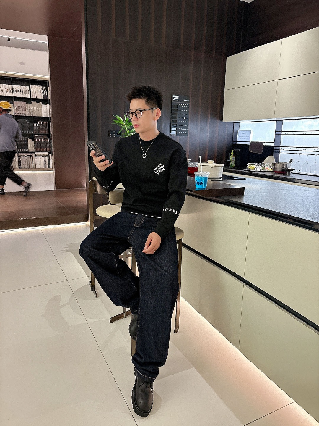 LV路易威登 2025ss秋冬新品 长袖太空棉卫衣，经典Logo设计，百搭款，定制面料，柔软细腻，亲肤感