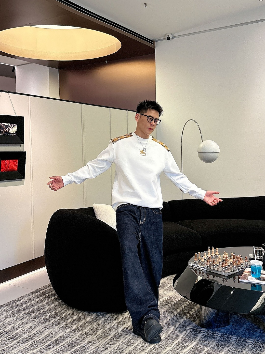 BURBERRY巴宝莉 2025ss秋冬新品 长袖太空棉卫衣，经典Logo设计，百搭款 官网同步发售 定