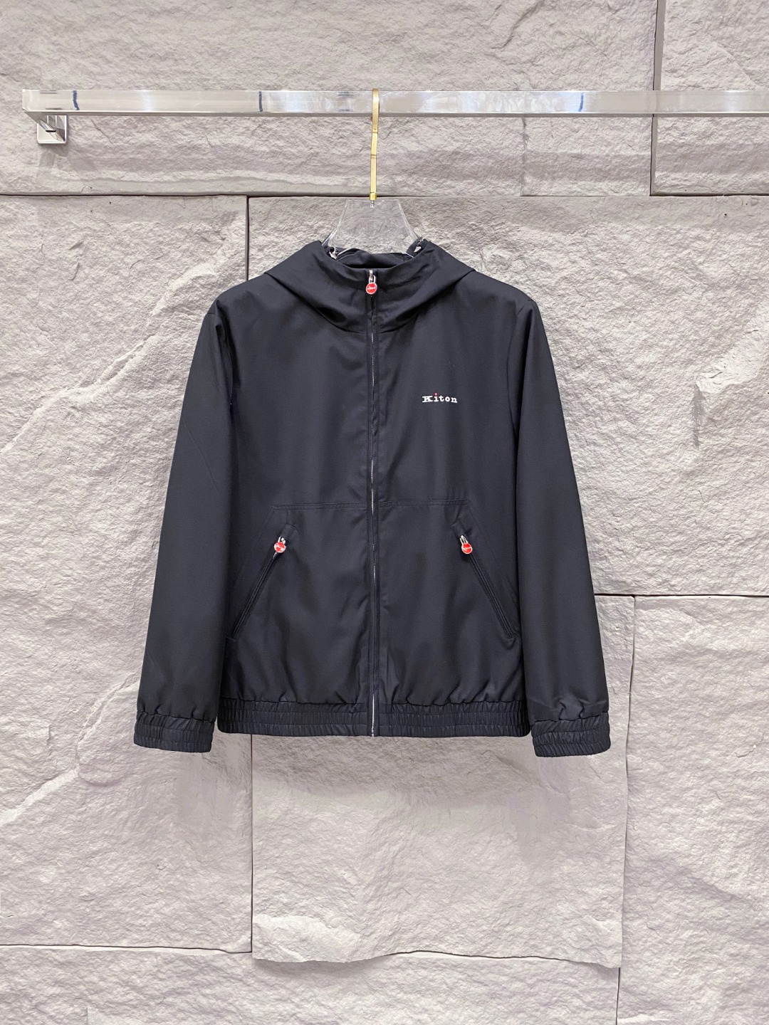 NO:548762,.Fendi 2025ss Autumn and Winter Official Website The same men's jacket with double-sided jacket, the original single three-standard complete high-end version, customized fabric, breathable and comfortable, impeccable details, brand elements design concept, reflecting high quality. The feel is delicate and soft, presents casual cut, and the upper body style is excellent. Number M-3XL,,fendi,fendi, jackets & coats, jackets & coats, alexander wang19860909.Fendi 芬迪 2025ss秋冬官网同款男士夹克双面穿外套,原单三标齐全高端版本 定制面料 透气舒适度高,细节无可挑剔,品牌元素设计理念,体现高品质.手感细腻柔软 呈现休闲裁剪,上身版型超赞 码数M-3XL,,fendi,fendi,jackets & coats,jackets & coats,alexander wang,Men's clothing