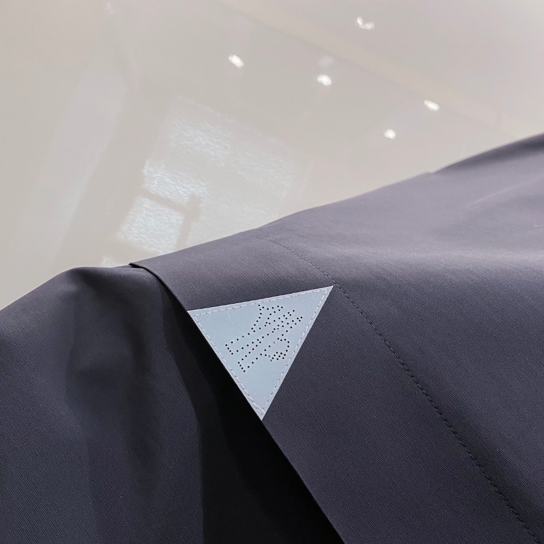 蒙口 Moncler 2026春季新品发布，蒙口工装款棉衣出货，面料及辅料全部原版订制，工装机能风做工复
