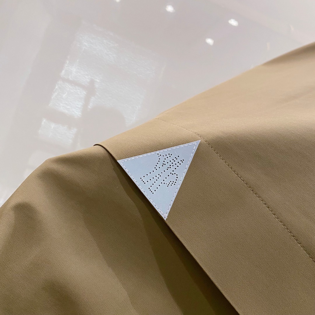 蒙口 Moncler 2026春季新品发布，蒙口工装款棉衣出货，面料及辅料全部原版订制，工装机能风做工复