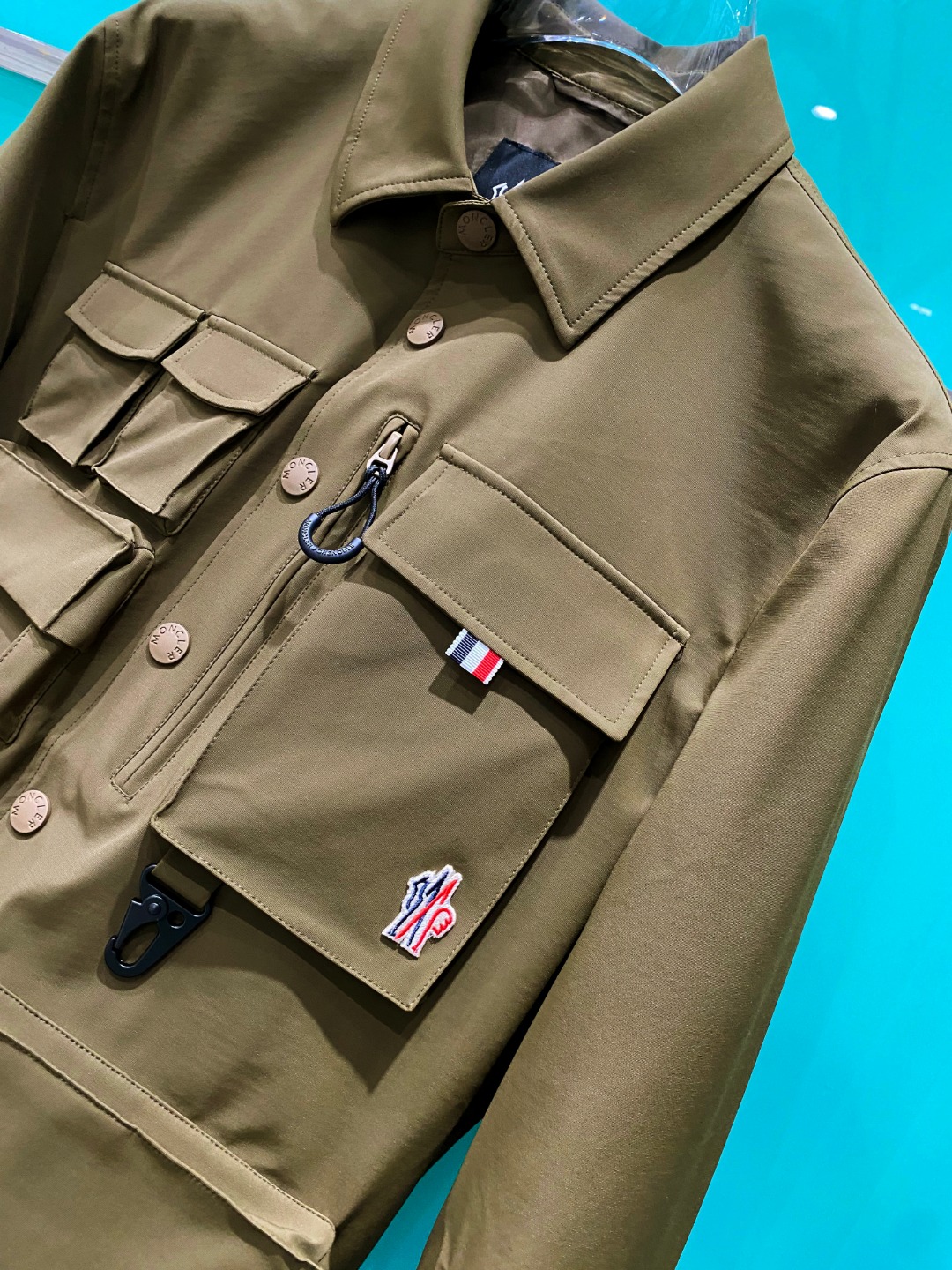 Moncler 蒙口 2026春季新品发布，蒙口工装款棉衣，面料及辅料全部原版订制，工装机能风做工复杂，