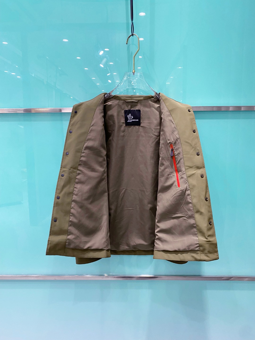 Moncler 蒙口 2026春季新品发布，蒙口工装款棉衣，面料及辅料全部原版订制，工装机能风做工复杂，