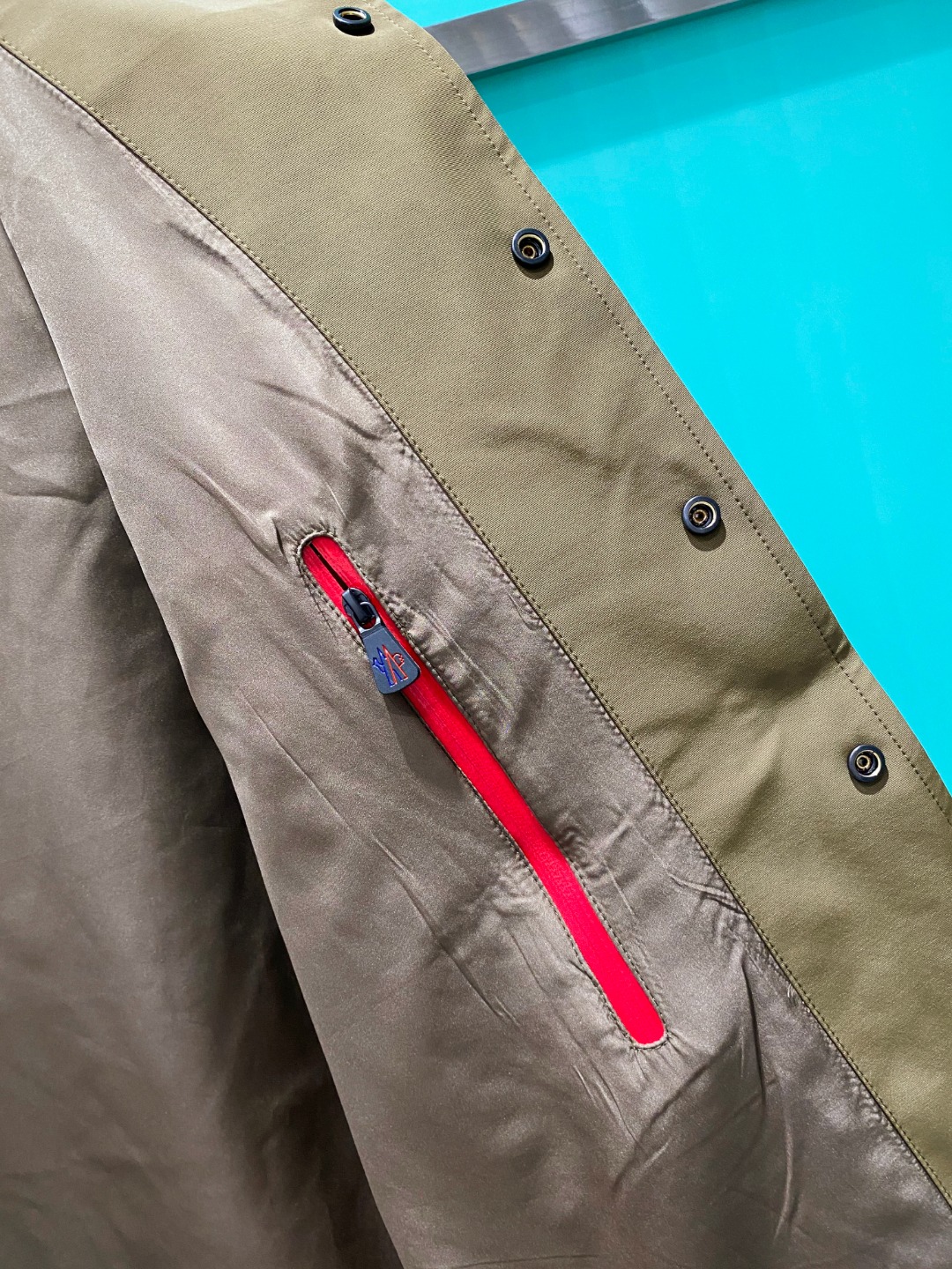 Moncler 蒙口 2026春季新品发布，蒙口工装款棉衣，面料及辅料全部原版订制，工装机能风做工复杂，