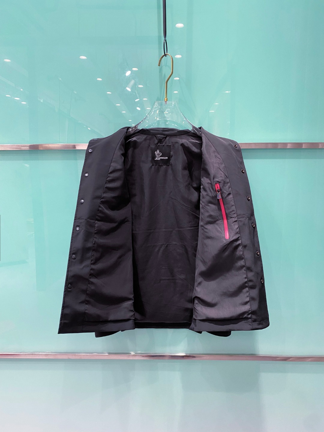 Moncler 蒙口 2026春季新品发布，蒙口工装款棉衣，面料及辅料全部原版订制，工装机能风做工复杂，