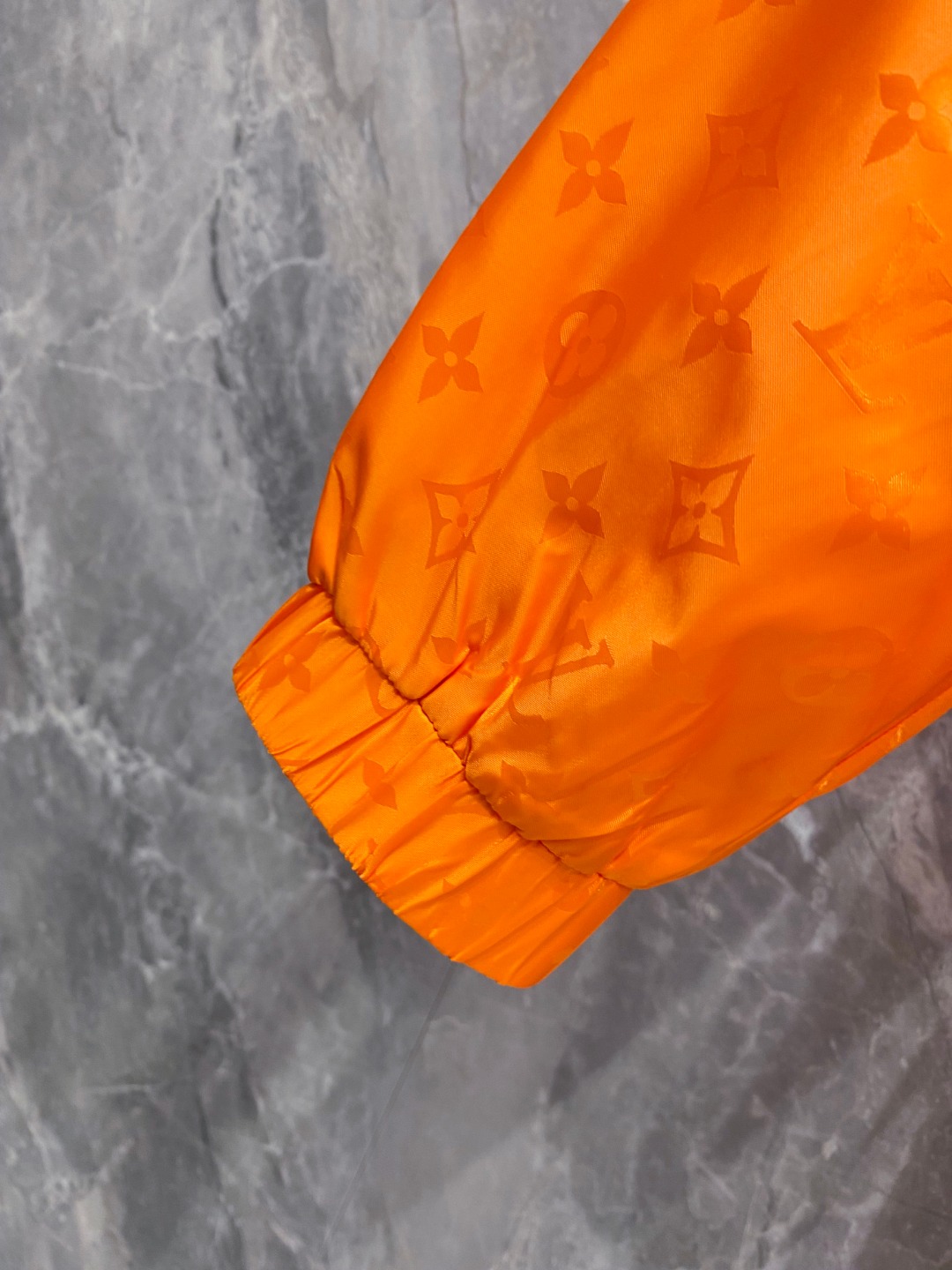 2025SS LV 秋冬新品🆕夹克外套 系列专柜定制面料 透气舒适度高，细节无可挑剔，元素设计理念，体现