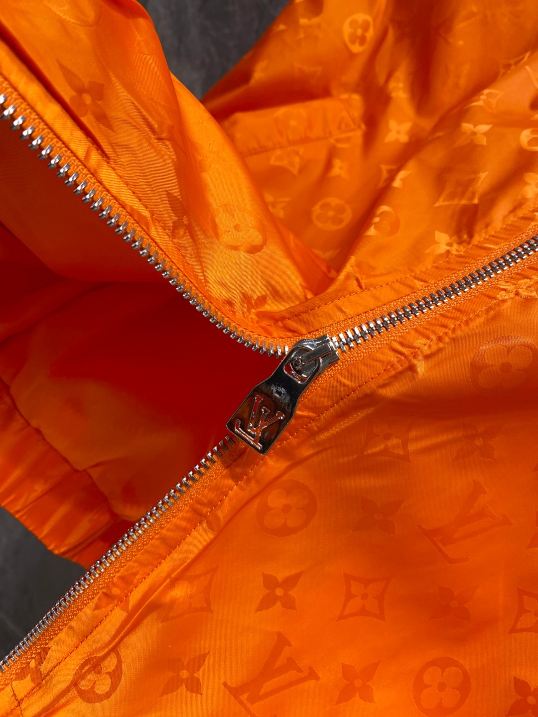 2025SS LV 秋冬新品🆕夹克外套 系列专柜定制面料 透气舒适度高，细节无可挑剔，元素设计理念，体现