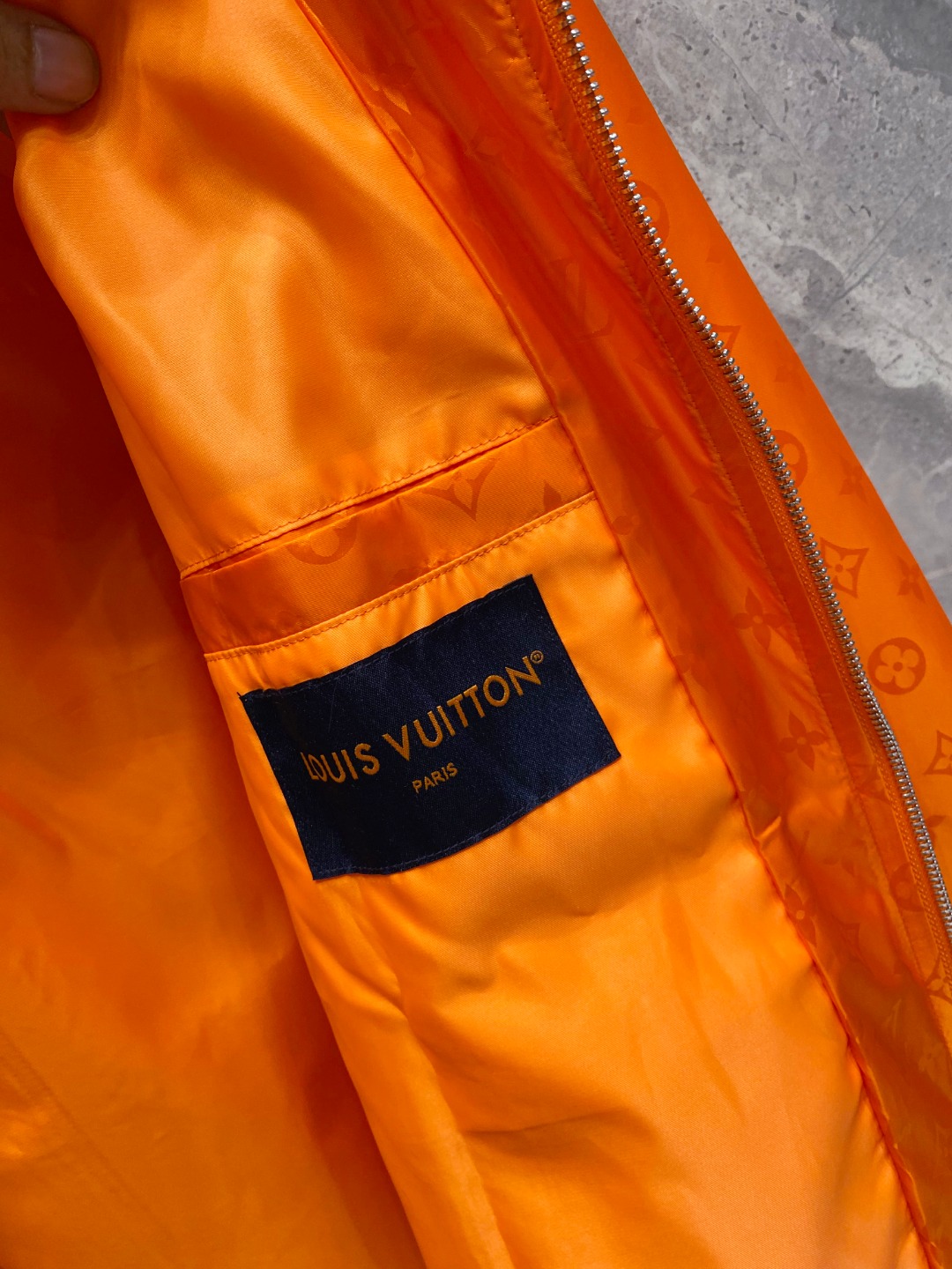 2025SS LV 秋冬新品🆕夹克外套 系列专柜定制面料 透气舒适度高，细节无可挑剔，元素设计理念，体现