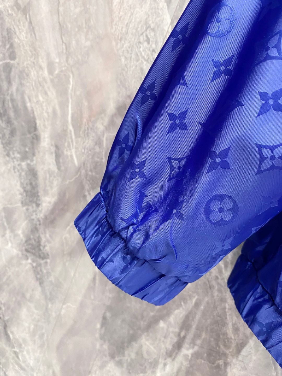 2025SS LV 秋冬新品🆕夹克外套 系列专柜定制面料 透气舒适度高，细节无可挑剔，元素设计理念，体现