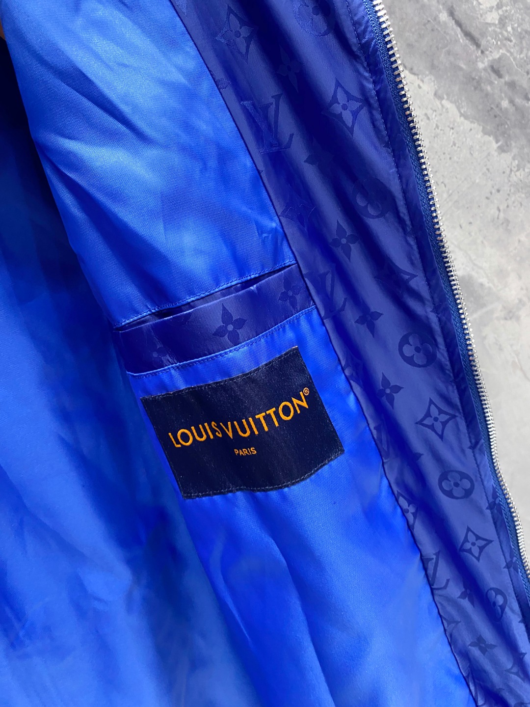 2025SS LV 秋冬新品🆕夹克外套 系列专柜定制面料 透气舒适度高，细节无可挑剔，元素设计理念，体现