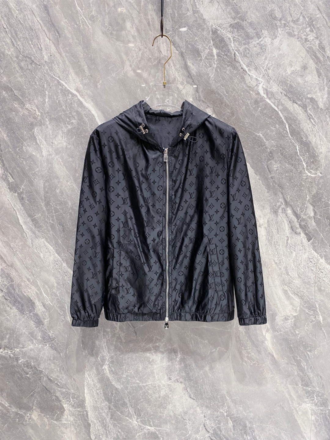 2025SS LV 秋冬新品🆕夹克外套 系列专柜定制面料 透气舒适度高，细节无可挑剔，元素设计理念，体现