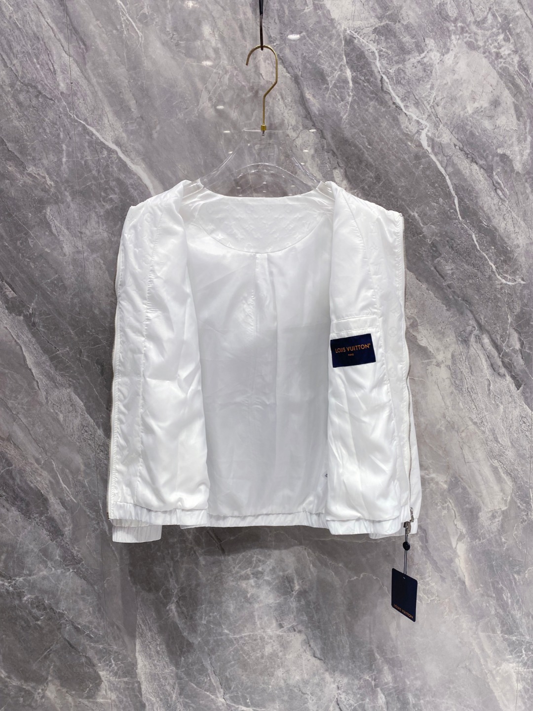 2025SS LV 秋冬新品🆕夹克外套 系列专柜定制面料 透气舒适度高，细节无可挑剔，元素设计理念，体现