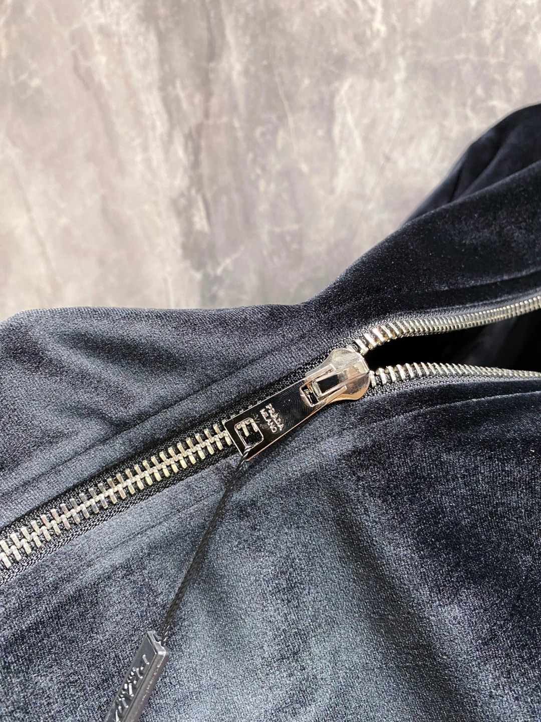 普拉达 25SS丝绒丹宁横须贺夹克●正品35500购入开发●7*7斜纹植绒布●人丝里布●定制1：1链子●