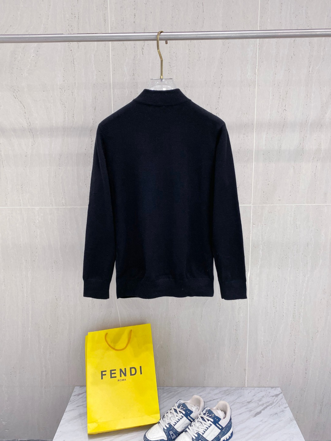 🆕Loro Piana 诺悠翩雅半拉链立领毛衣，采用羊绒羊毛混纺纱线，保暖性佳，蓬松柔软，加倍呵护肌肤，