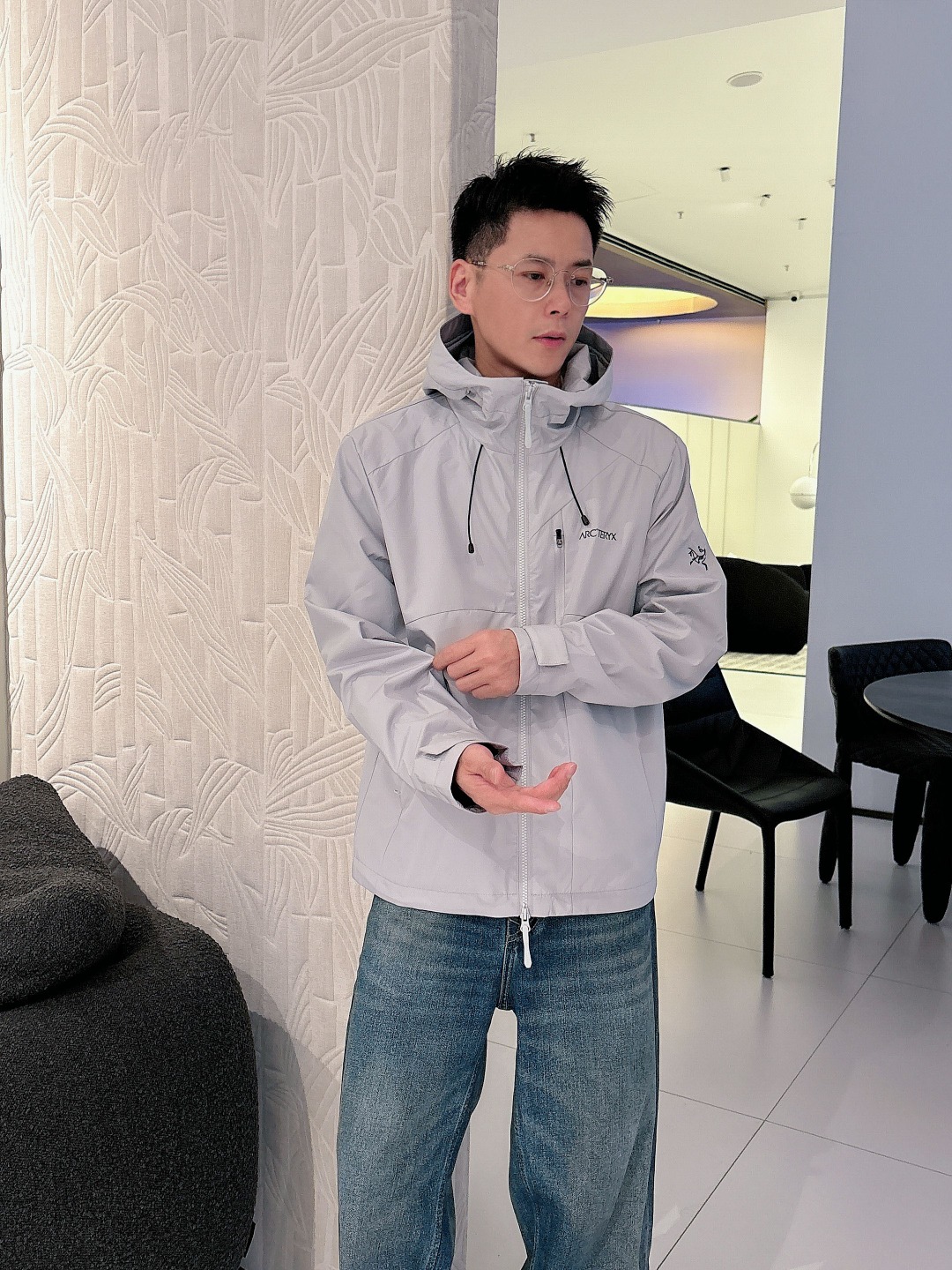 NO:624596,ARC TERYX Arc'teryx 2025FW new autumn and winter style. The same men's jacket from the official website. The original three-label complete high-end version. Customized fabric. High breathability and comfort, impeccable details, brand element design concept, reflecting high quality. It feels delicate and soft. It presents casual tailoring and the upper body shape is awesome. Size 48-56, arc'teryx,jackets & coats,jackets & coats,alexander wang19860909ARC TERYX 始祖鸟2025FW秋冬新款 官网同款男士夹克外套,原单三标齐全高端版本 定制面料 透气舒适度高,细节无可挑剔,品牌元素设计理念,体现高品质.手感细腻柔软 呈现休闲裁剪,上身版型超赞 码数48-56,arc'teryx,jackets & coats,jackets & coats,alexander wang,Men's clothing