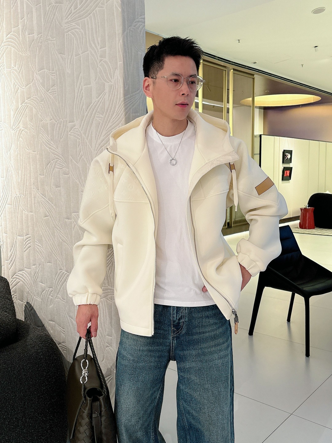 NO:624590,LV Lujia 2025 Autumn and Winter New Jacket Customized hardware fabric imported jacquard air-layer cotton, with stronger luster and drape, high-end appearance, the whole body is covered with four-leaf clover element letter jacquard pattern, color black off-white code number 48-56,,louis vuitton,louis vuitton,louis vuitton,jackets & coats,alexander wang19860909LV 驴家2025秋冬新款外套 定制五金面料进口提花空气层棉,质感光泽垂感更强,品相高级,通体满铺四叶草元素字母提花图案, 颜色黑色 米白 码数48-56,,louis vuitton,louis vuitton,louis vuitton,jackets & coats,alexander wang,Men's clothing