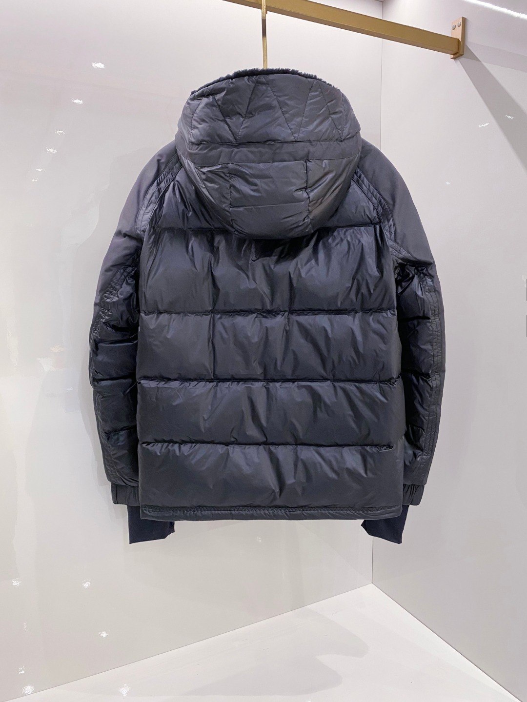 特级羽绒⬆️ Moncler Grenoble男士Morgins羊毛皮拼接里羽绒服.高端单品.原版购入开