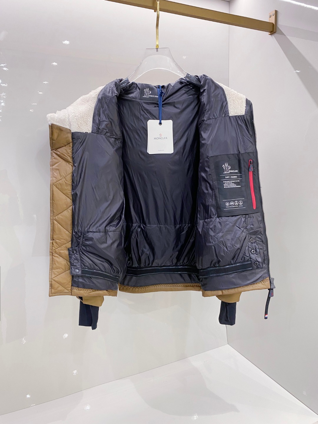 特级羽绒⬆️ Moncler Grenoble男士Morgins羊毛皮拼接里羽绒服.高端单品.原版购入开