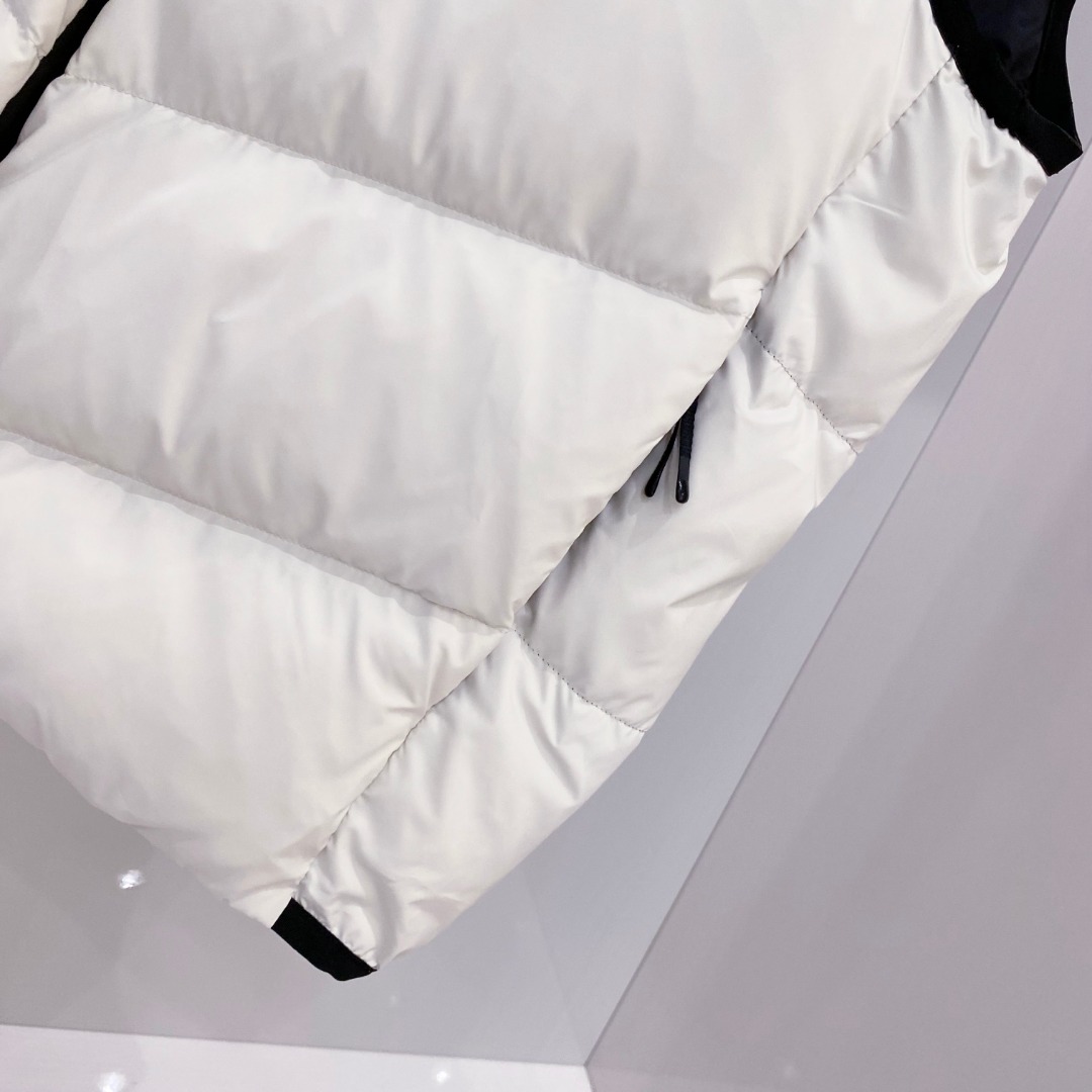 Moncler Valmasque蒙口男士可拆卸兜帽羽绒马甲.原版购入开发.特级鹅绒填充➕原厂替换面料➕