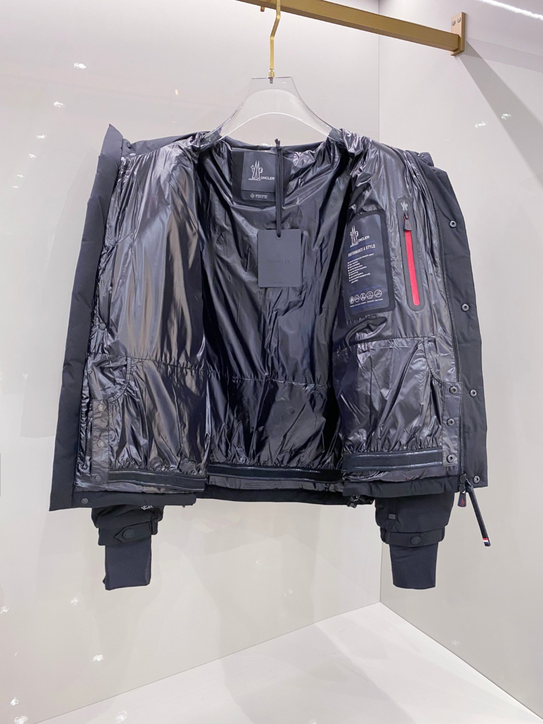 Moncler Grenoble蒙口2025fw秋冬系列Caraia（渠道臻品）男士压胶滑雪夹克.双重压