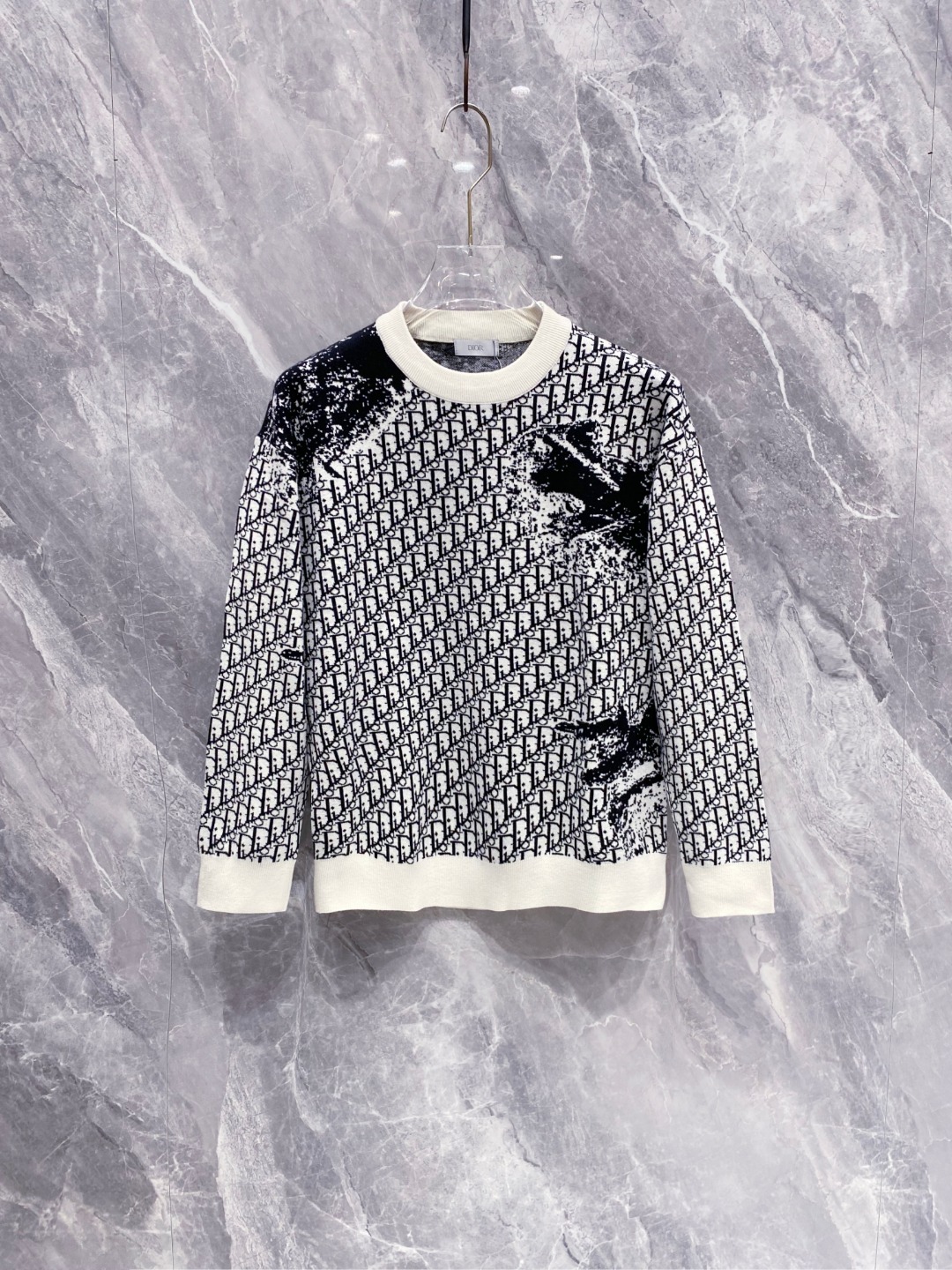 NO:622693,P Dior 2025 sweater 2025 autumn and winter latest series, 1:1 top replica at the counter, all in good condition!  Thick style, the most popular old money style nowadays, a must-have item for the boss!  The boss who knows the goods quickly starts, the fabric is wool, size M~3Xl AAA4, dior, sweaters, alexander wang19860909P 迪奥 2025毛衣 2025秋冬最新系列,专柜1:1顶级复刻,全品相！加厚款,时下最流行的老钱风,老板必备单品！懂货的老板赶紧下手, 面料羊毛 尺码M~3Xl AAA4,,dior,sweaters,alexander wang,Men's clothing