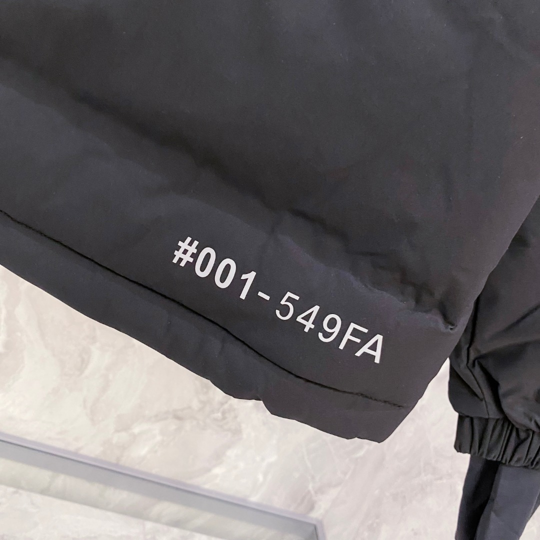 Moncler Grenoble蒙口2025fw秋冬系列Caraia（渠道臻品）男士压胶滑雪夹克.双重压