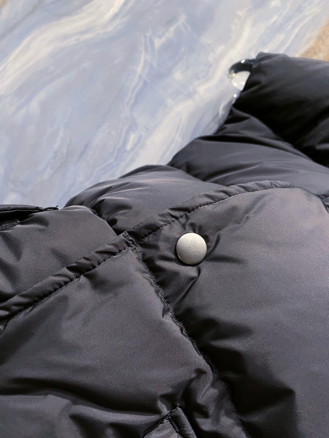 Prada 普拉达2025秋冬专柜同步新品发布，最新工装羽绒马甲出货，原版购入，无论面料及辅料，全部做到