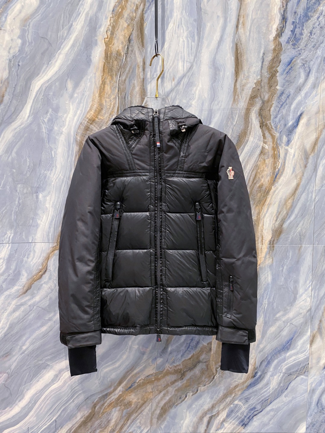 特级羽绒⬆️ Moncler Grenoble男士Morgins羊毛皮拼接里羽绒服.高端单品.原版购入开