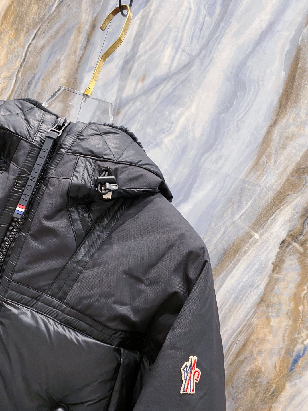 特级羽绒⬆️ Moncler Grenoble男士Morgins羊毛皮拼接里羽绒服.高端单品.原版购入开