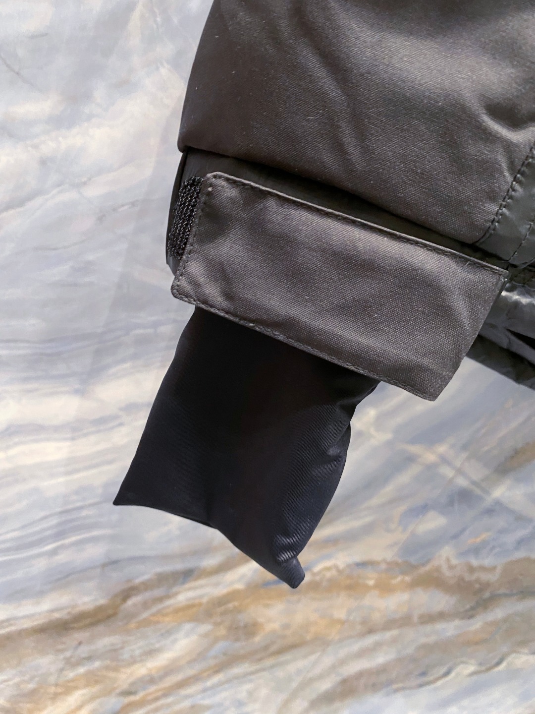 特级羽绒⬆️ Moncler Grenoble男士Morgins羊毛皮拼接里羽绒服.高端单品.原版购入开