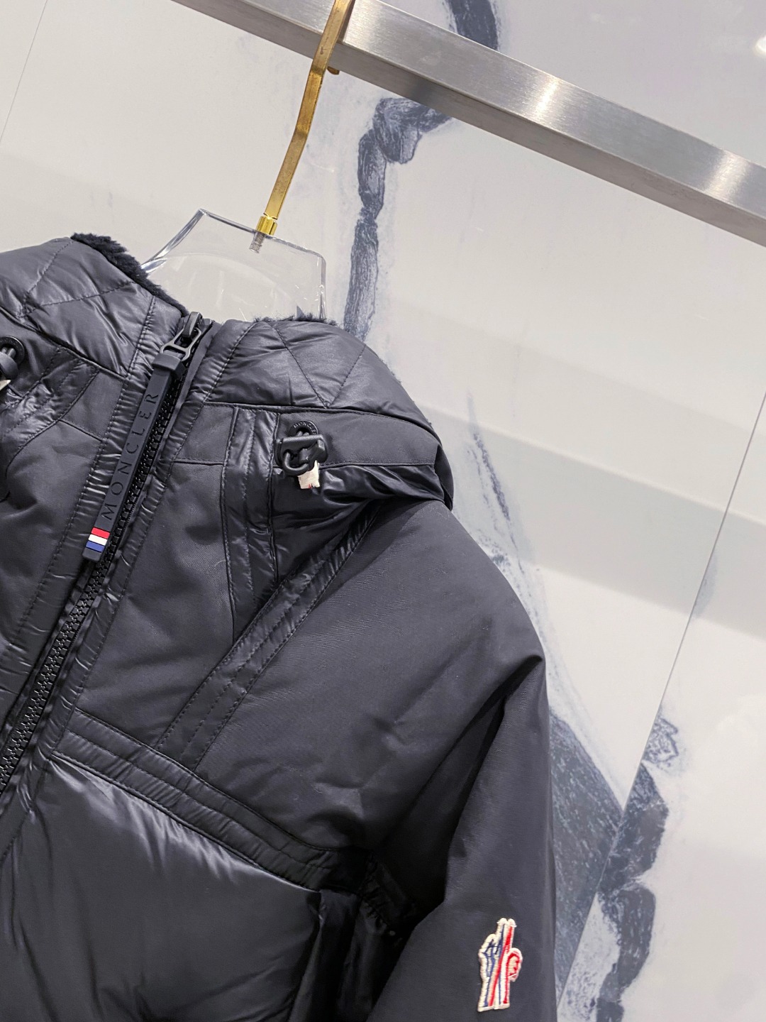 特级羽绒⬆️ Moncler Grenoble男士Morgins羊毛皮拼接里羽绒服.高端单品.原版购入开