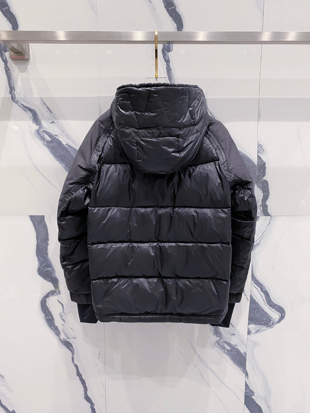 特级羽绒⬆️ Moncler Grenoble男士Morgins羊毛皮拼接里羽绒服.高端单品.原版购入开