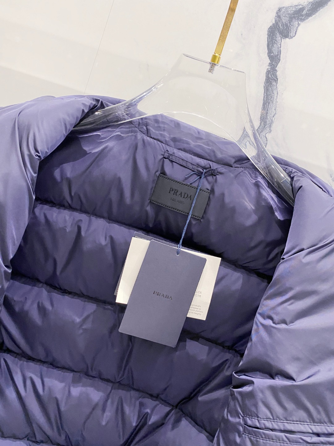Prada 普拉达2025秋冬专柜同步新品发布，最新款羽绒服出货，全部原版购入，今年最新色，无论面料和辅