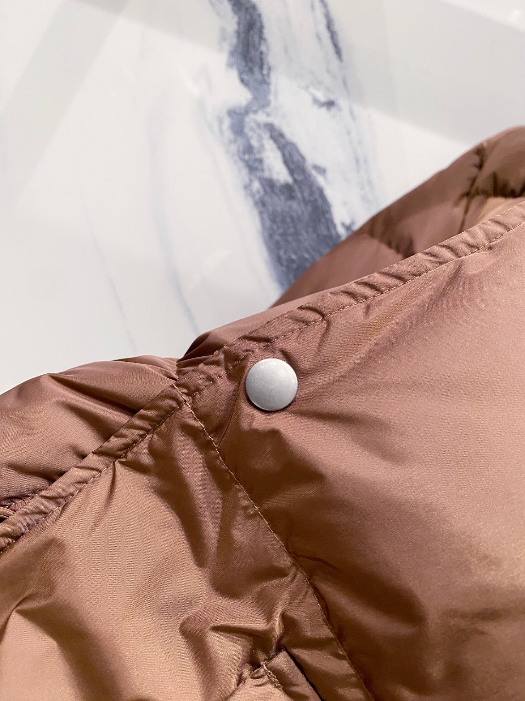 Prada 普拉达2025秋冬专柜同步新品发布，最新款羽绒服出货，全部原版购入，今年最新色，无论面料和辅