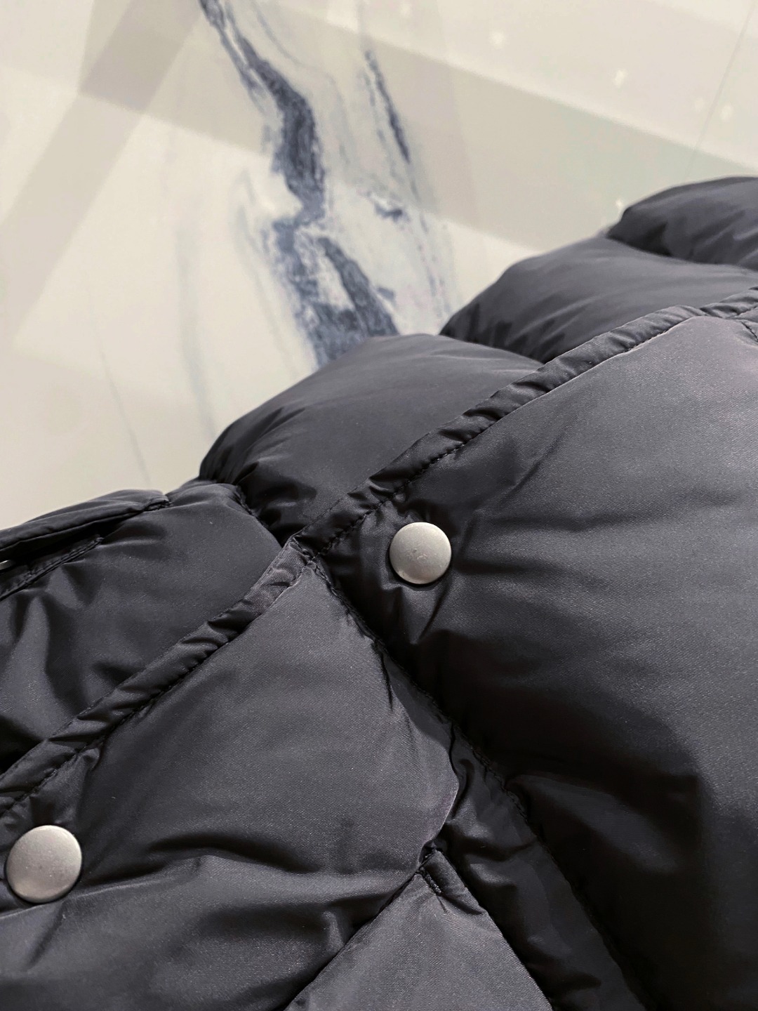 Prada 普拉达2025秋冬专柜同步新品发布，最新工装羽绒马甲出货，原版购入，无论面料及辅料，全部做到