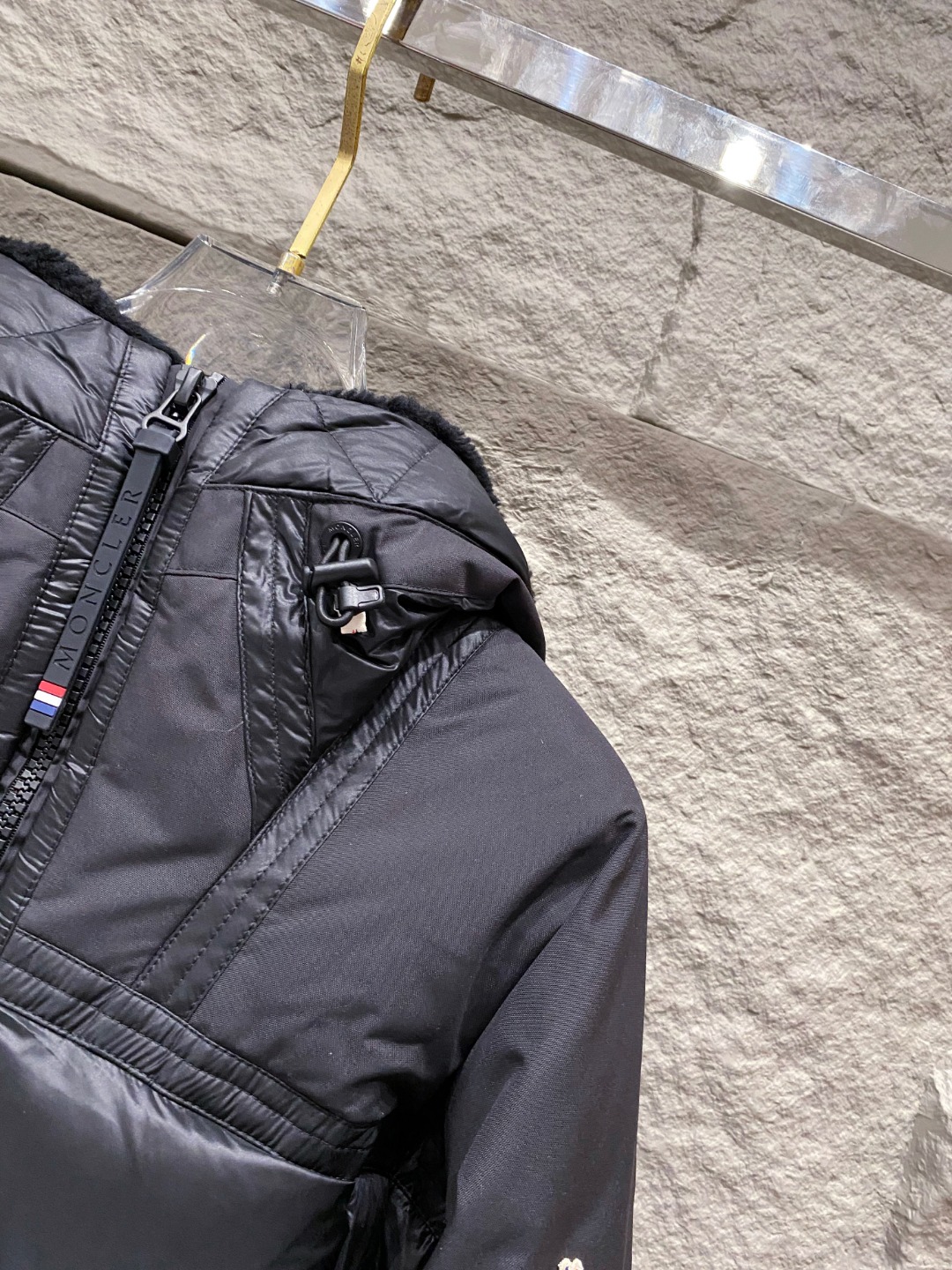 特级羽绒⬆️ Moncler Grenoble男士Morgins羊毛皮拼接里羽绒服.高端单品.原版购入开