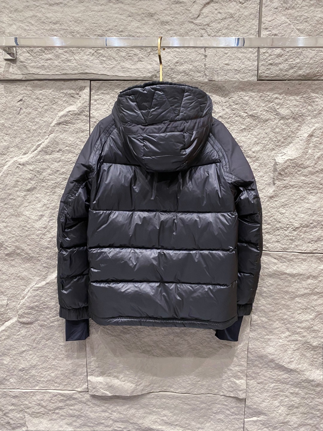 特级羽绒⬆️ Moncler Grenoble男士Morgins羊毛皮拼接里羽绒服.高端单品.原版购入开