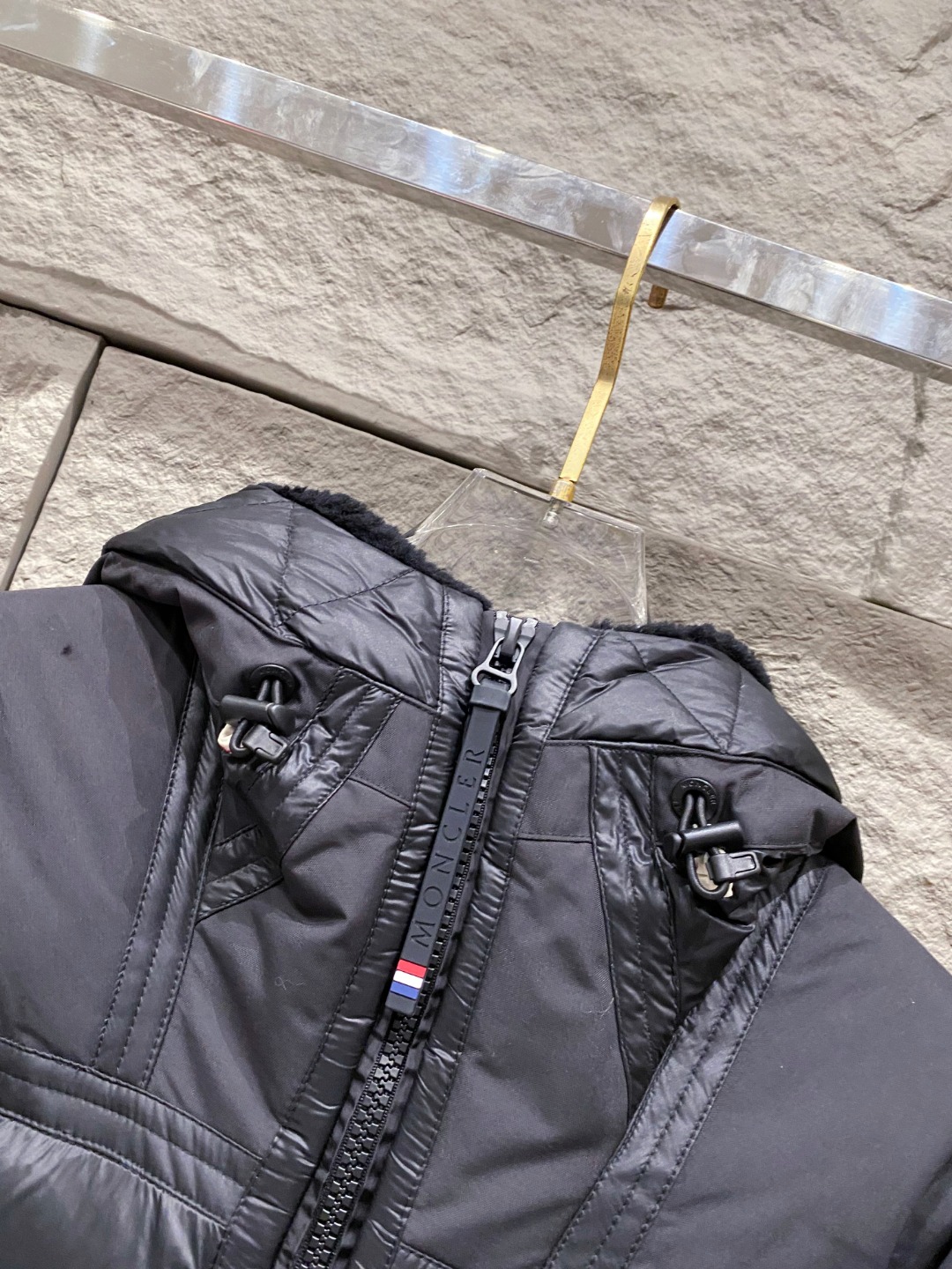 特级羽绒⬆️ Moncler Grenoble男士Morgins羊毛皮拼接里羽绒服.高端单品.原版购入开