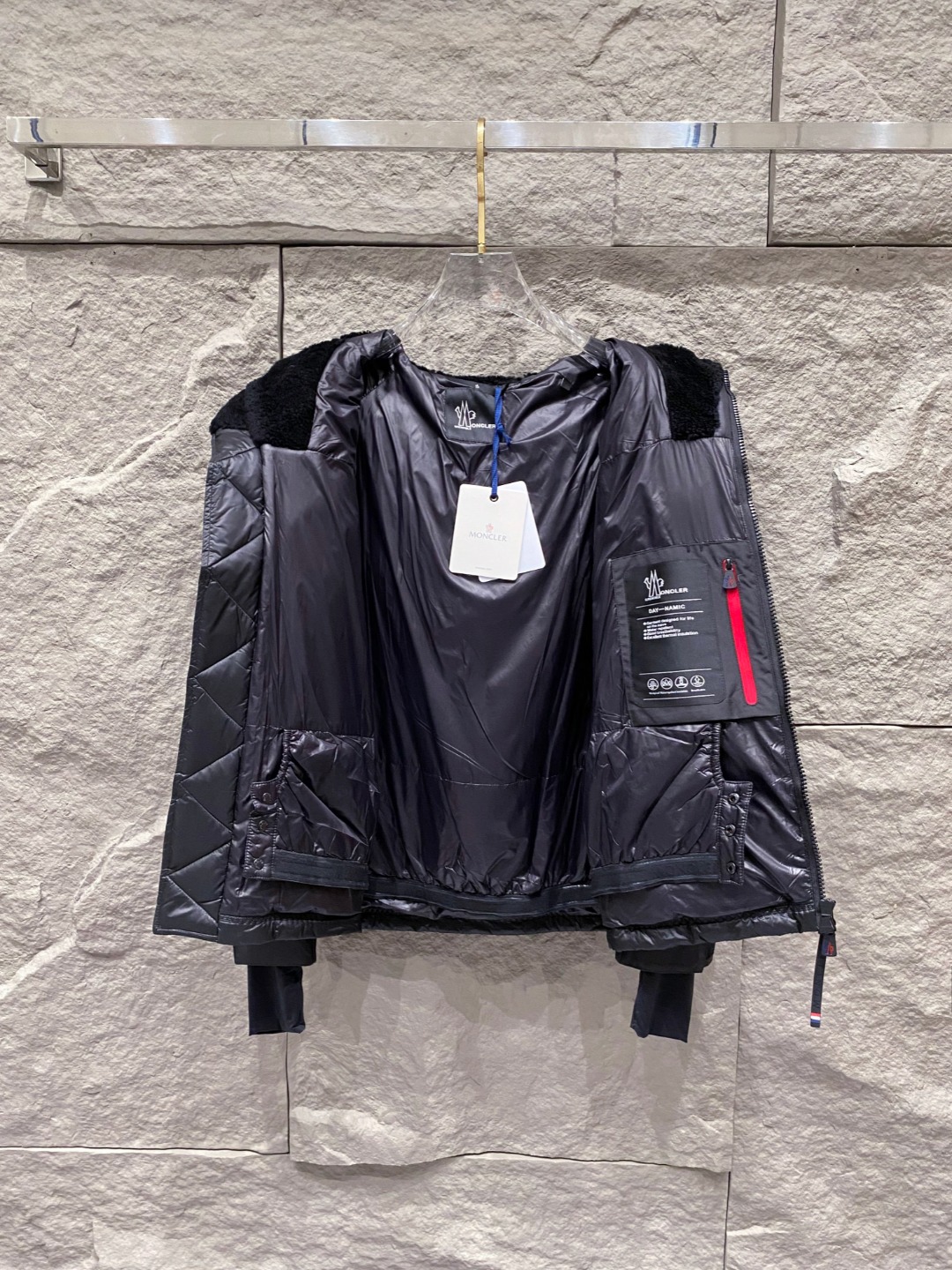 特级羽绒⬆️ Moncler Grenoble男士Morgins羊毛皮拼接里羽绒服.高端单品.原版购入开