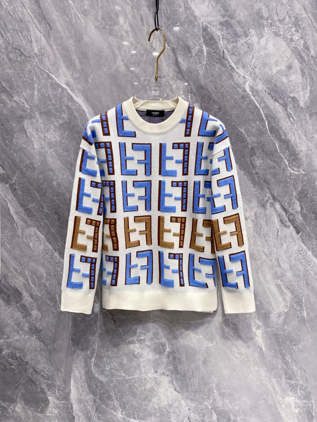 NO:622712,P Fendi 2025 sweater 2025 autumn and winter latest series, 1:1 top replica at the counter, all in good condition!  Thick style, the most popular old money style nowadays, a must-have item for the boss!  The boss who knows the goods should hurry up and start. Fabric wool size M~3Xl AAA4, fendi, sweaters, alexander wang19860909P 芬迪 2025毛衣 2025秋冬最新系列,专柜1:1顶级复刻,全品相！加厚款,时下最流行的老钱风,老板必备单品！懂货的老板赶紧下手, 面料羊毛 尺码M~3Xl AAA4,,fendi,sweaters,alexander wang,Men's clothing