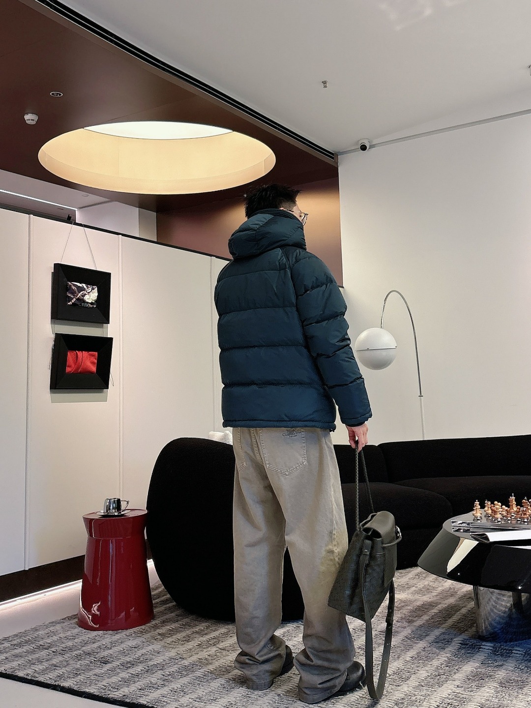 Prada&普拉达FW2025秋冬新款羽绒服。柜子在售款，一件难求。采用定制防风防雨面料，抗皱立挺有型，