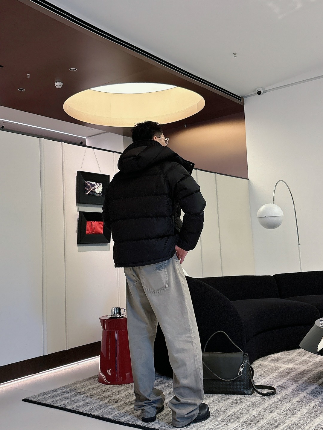 Prada&普拉达FW2025秋冬新款羽绒服。柜子在售款，一件难求。采用定制防风防雨面料，抗皱立挺有型，