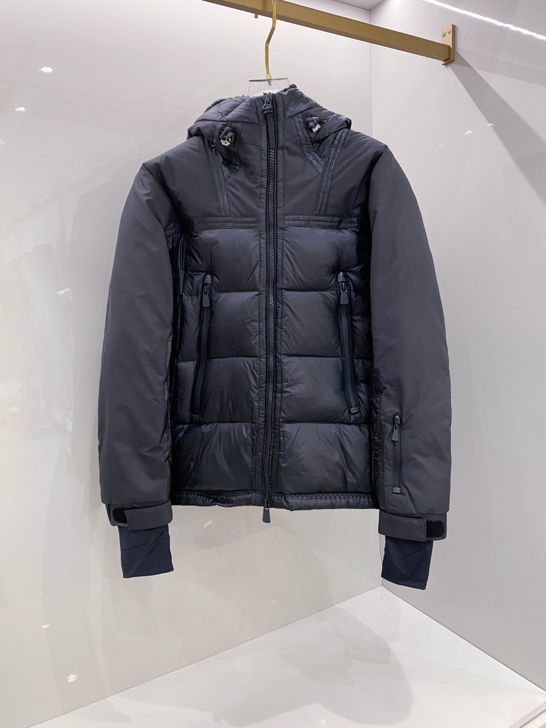 特级羽绒⬆️ Moncler Grenoble男士Morgins羊毛皮拼接里羽绒服.高端单品.原版购入开