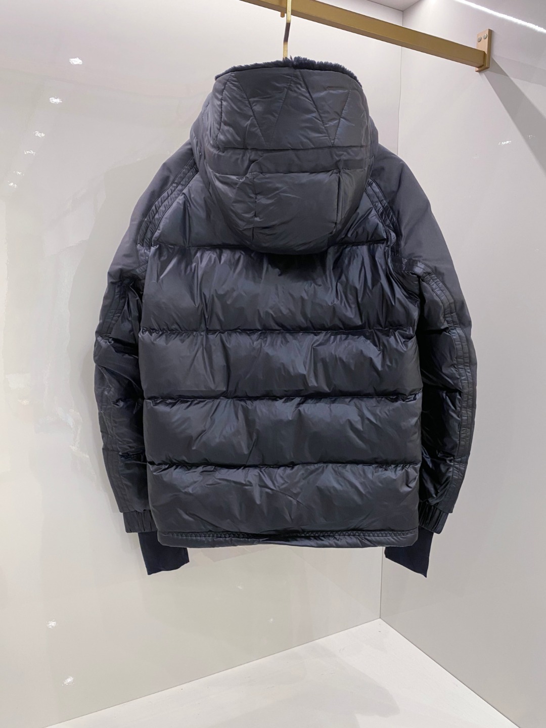 特级羽绒⬆️ Moncler Grenoble男士Morgins羊毛皮拼接里羽绒服.高端单品.原版购入开