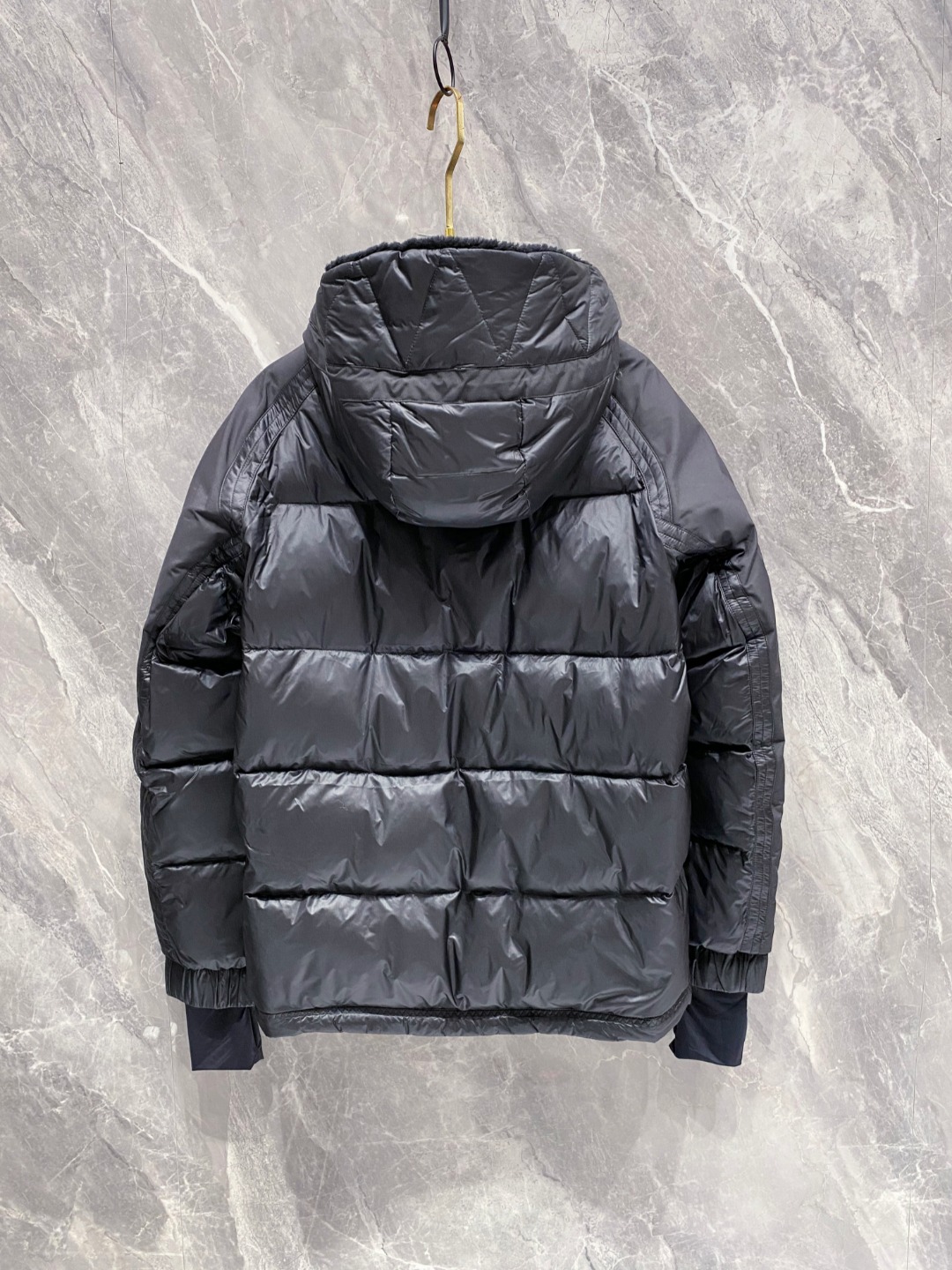 特级羽绒⬆️ Moncler Grenoble男士Morgins羊毛皮拼接里羽绒服.高端单品.原版购入开